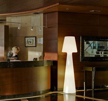 Lola 200 Stehlampe