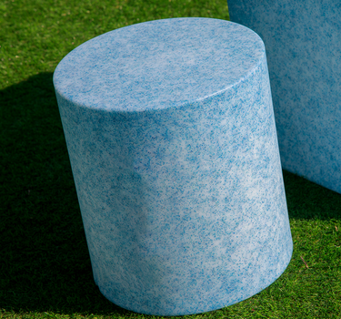 CIRCOOLAR Runder Hocker in Farbe Tafy 38  Recyceltes Material
